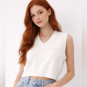 TNA V-Neck White Cropped Marcy  Sweater Vest
